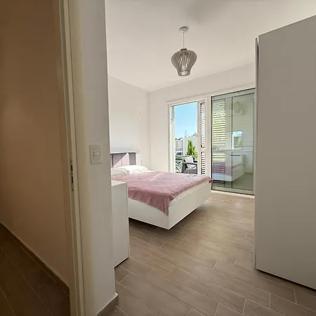 Gjiri I Lalezit - Lura 3 - Duplex 5 2 Floors 3 Bathrooms Garden *