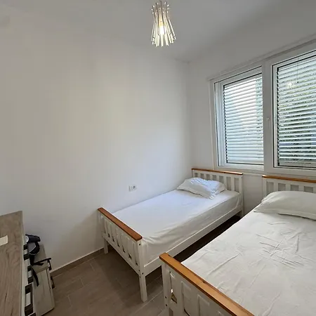 Gjiri I Lalezit - Lura 3 - Duplex 5 2 Floors 3 Bathrooms Garden فيلة Plazhi San Pietro