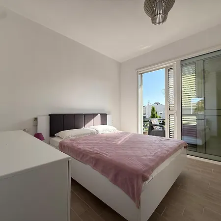Gjiri I Lalezit - Lura 3 - Duplex 5 2 Floors 3 Bathrooms Garden Villa
