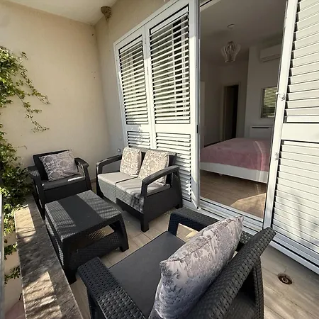 Gjiri I Lalezit - Lura 3 - Duplex 5 2 Floors 3 Bathrooms Garden Villa